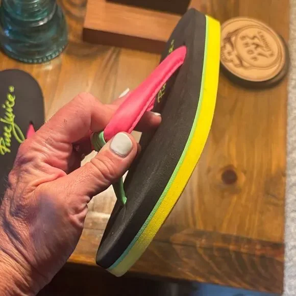 Pure Juice Women's Black and Neon Pink Flip Flops - Picture 6 of 9